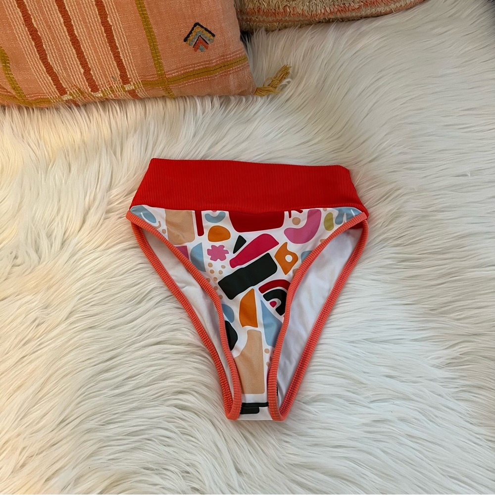 Beach Riot Emmy Bottom Red/Orange Vibrant Abstract Shapes - Picture 4 of 8